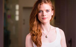 актриса Роуз Лесли