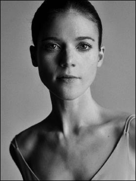 rose-leslie076 (880x1169, 145 kБ...)