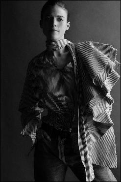 rose-leslie078 (880x1320, 225 kБ...)